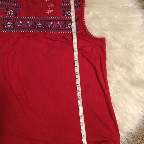 Women’s size extra large Saint John’s bay short sleeve red top with embroidery - Picture 4 of 8